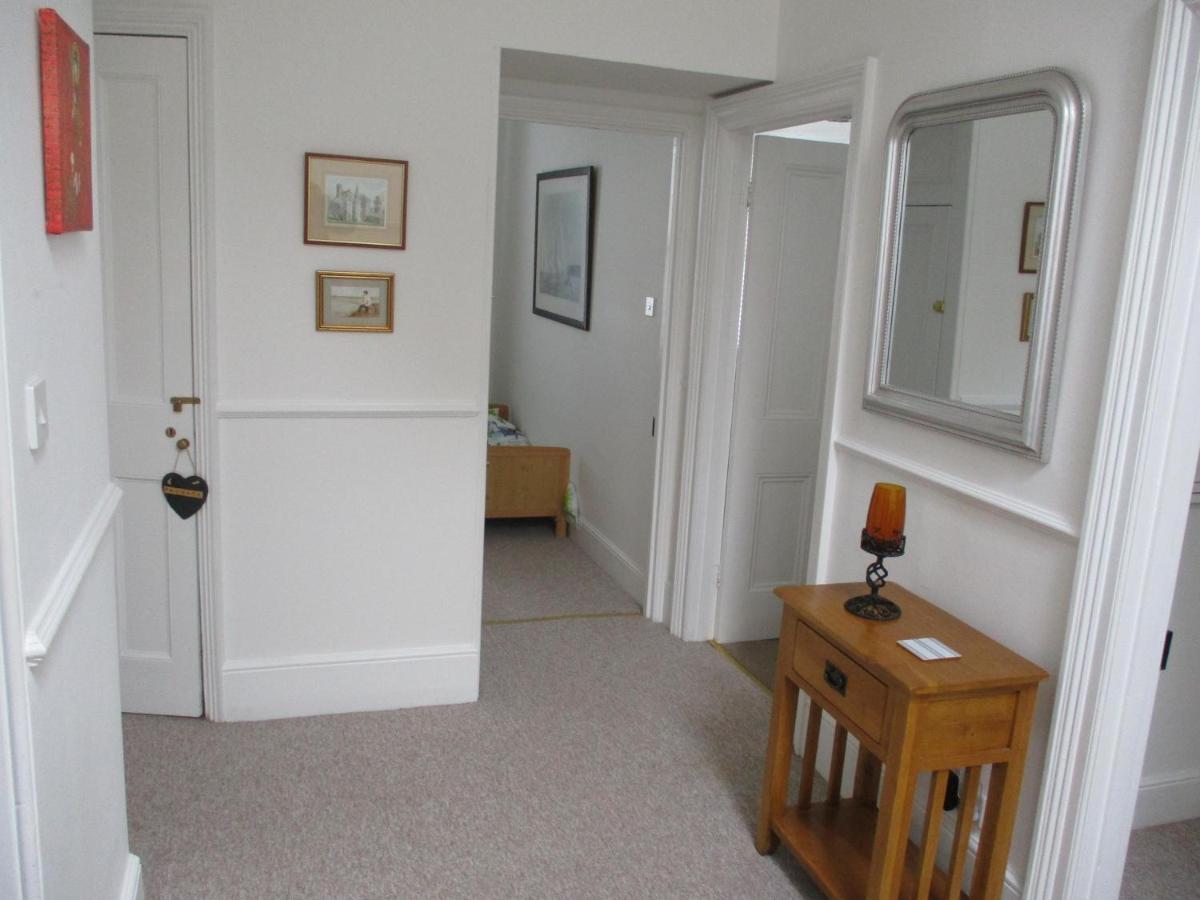 Lovely Spacious 3 Bedded First Floor Apartment Ryde  Buitenkant foto