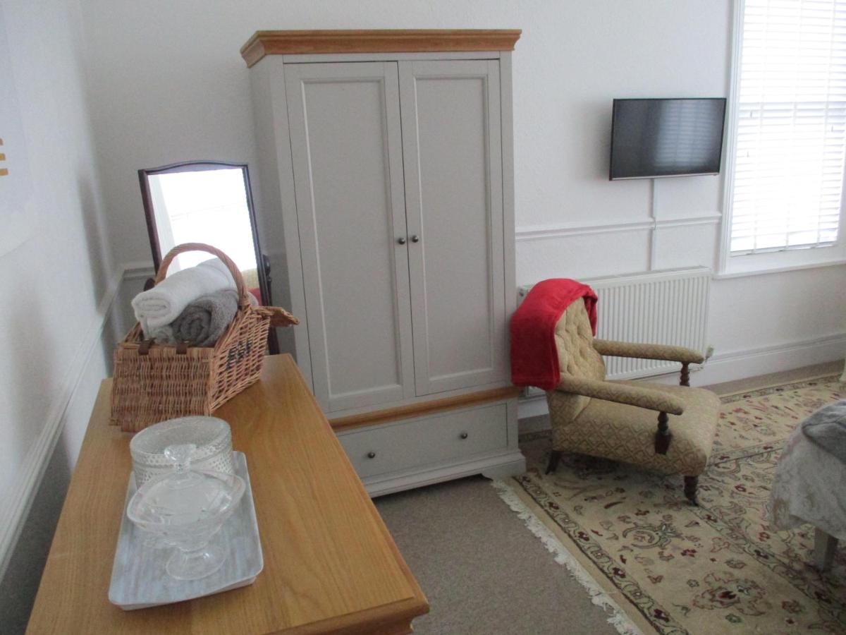 Lovely Spacious 3 Bedded First Floor Apartment Ryde  Buitenkant foto