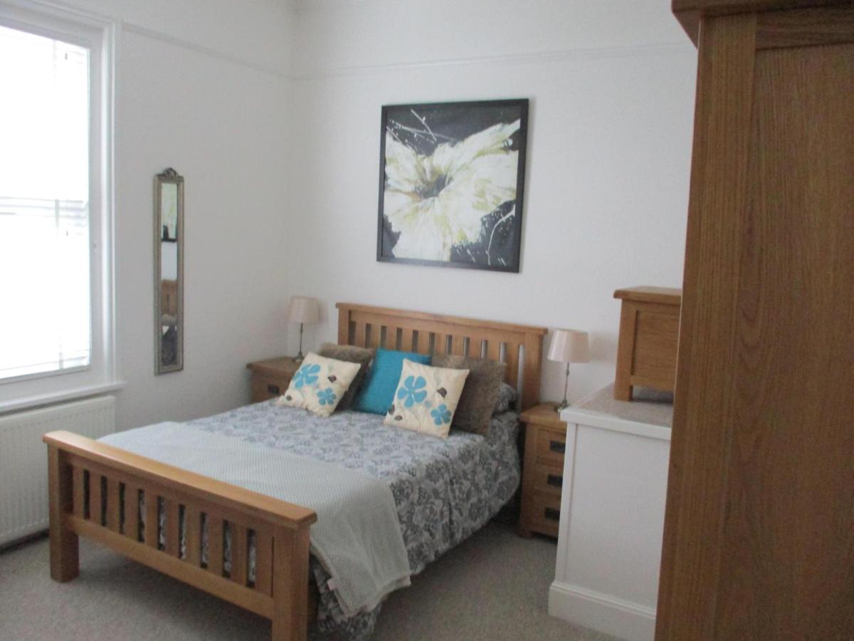 Lovely Spacious 3 Bedded First Floor Apartment Ryde  Buitenkant foto