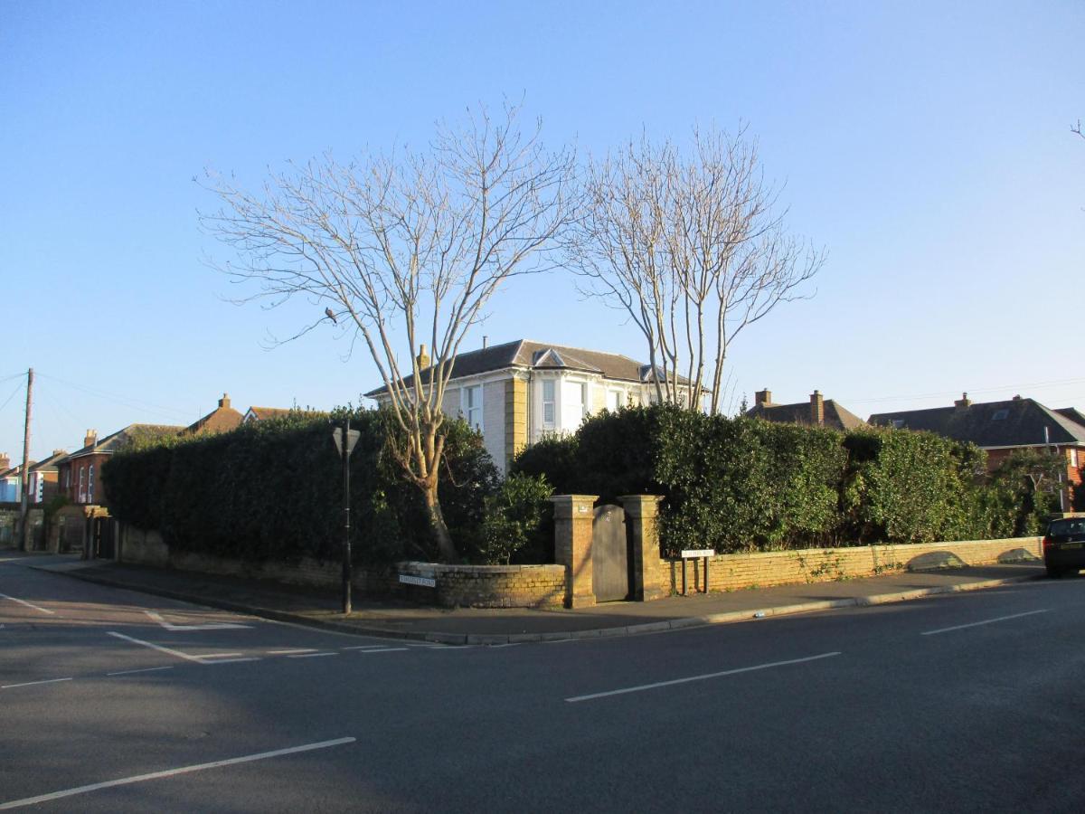 Lovely Spacious 3 Bedded First Floor Apartment Ryde  Buitenkant foto