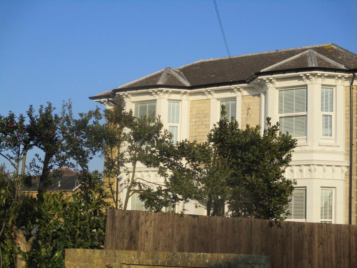 Lovely Spacious 3 Bedded First Floor Apartment Ryde  Buitenkant foto