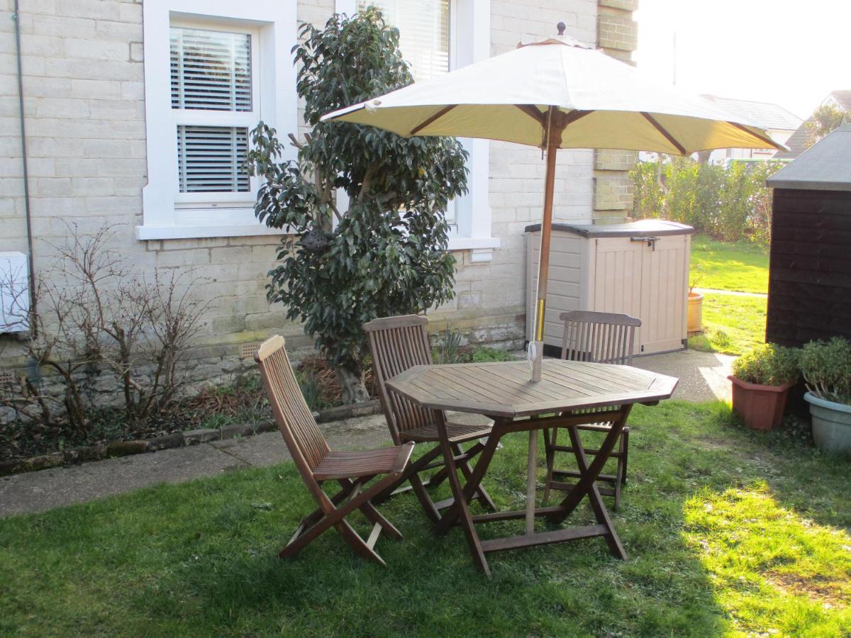 Lovely Spacious 3 Bedded First Floor Apartment Ryde  Buitenkant foto