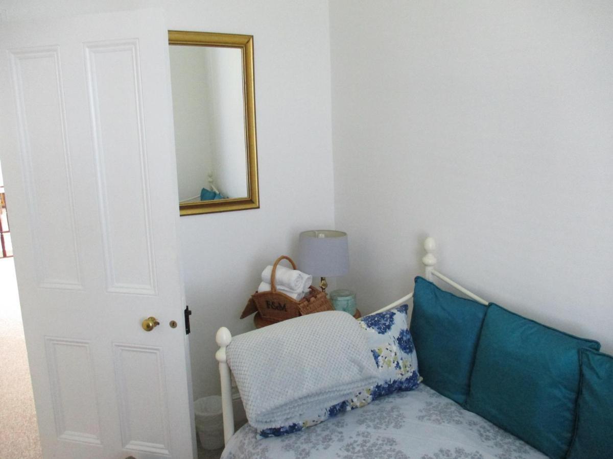 Lovely Spacious 3 Bedded First Floor Apartment Ryde  Buitenkant foto